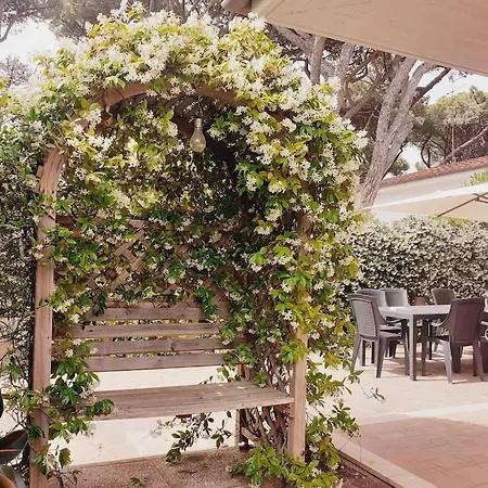 Villetta Gelsomino: Seaside Retreat with Garden and Parking Marina di Grosseto Exterior photo